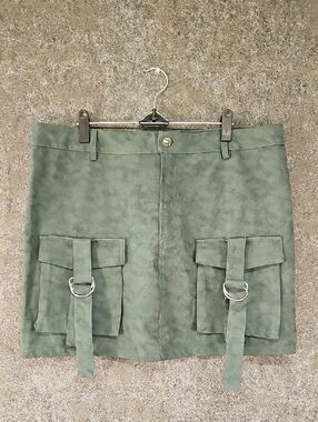 Pretty Little Thing Cargo Faux Leather Mini Skirt, Green, Plus Size 12, NEW